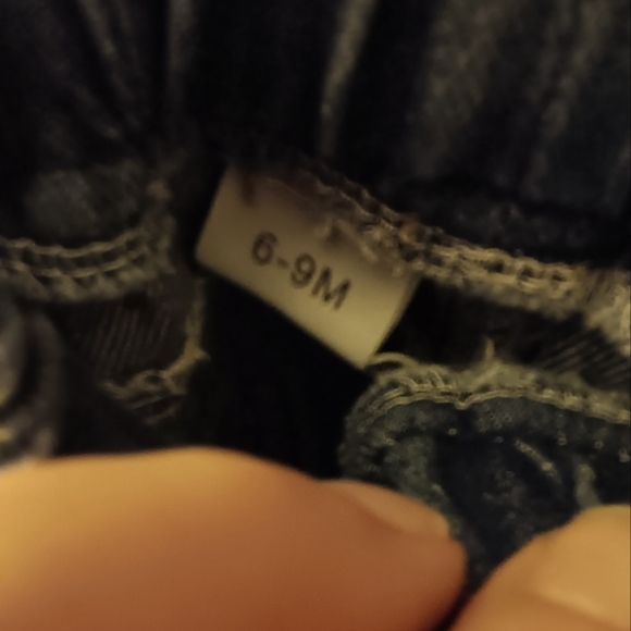 baby girl ripped jeans with cheetah belt and black long sleeve lacey onsy - Picture 2 of 7